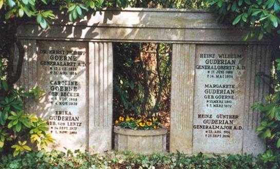 Familiengrab Guderian in Goslar.jpg